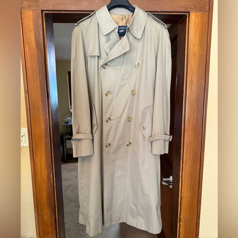 Burberry trench coat - perfect condition